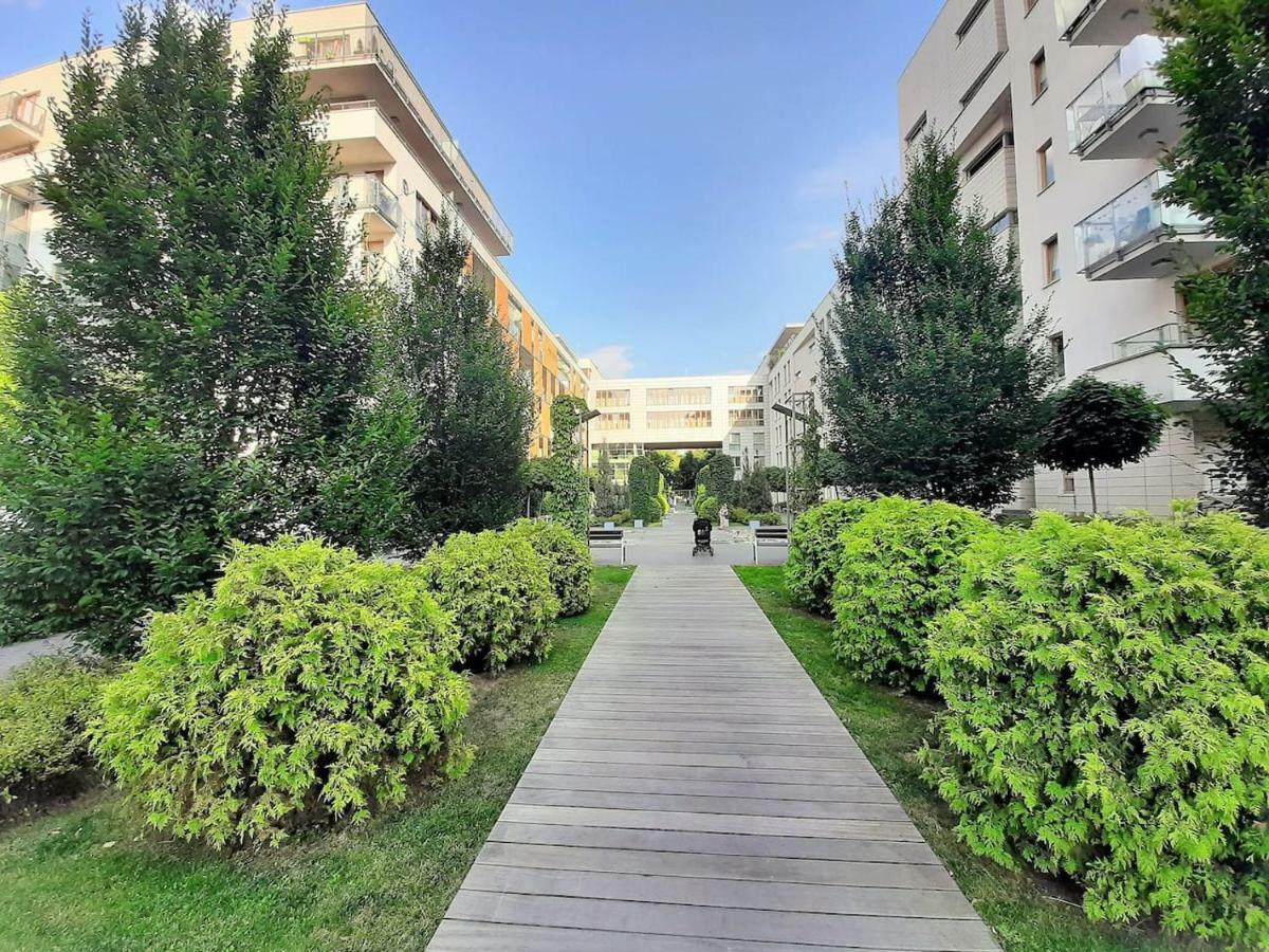 Airport Residence Amber Warschau Exterior foto